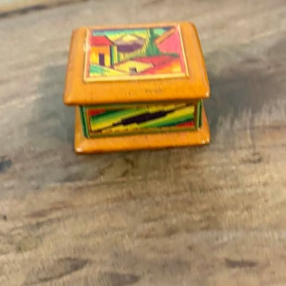 Vintage Straw Art Wooden Trinket Box